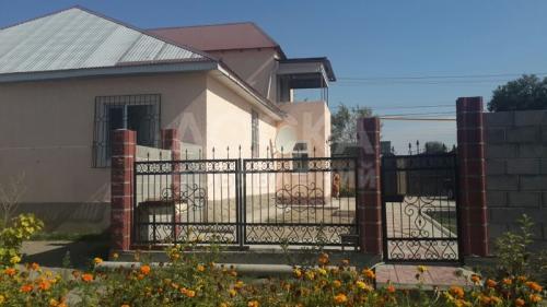 Продаю дом 7-ком., 185кв. м., этаж-2, 16-сот., стена кирпич, алмаатинская.