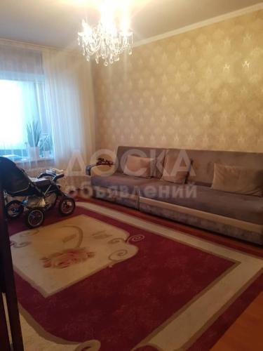 Продаю 3-комнатную квартиру, 64кв. м., этаж - 1/9, Джал.