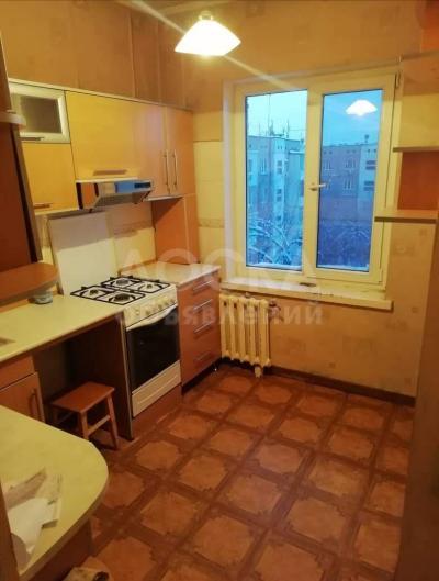 Продаю 3-комнатную квартиру, 63кв. м., этаж - 5/5, 10 мкр..