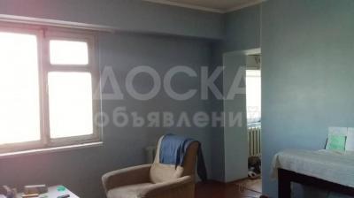 Продаю 2-комнатную квартиру, 52кв. м., этаж - 9/9,  ул. Манаса/Боконбаева. (напротив 70шк) .