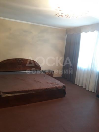 Продаю дом 5-ком. 150кв. м., этаж-1, 5-сот., стена кирпич, Бишкек.