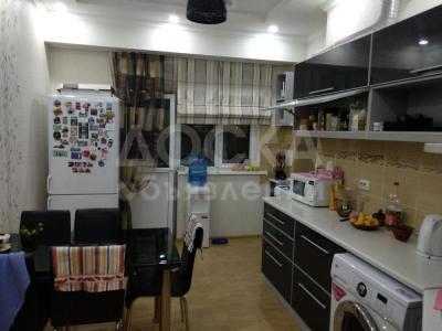 Продаю 3-комнатную квартиру, 123кв. м., этаж - 8/10, проспект Ч. Айматова 91.