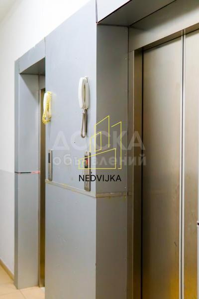 Продаю 3-комнатную квартиру, 90кв. м., этаж - 8/10, Боконбаева/ Исанова.