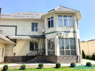 Продаю дом 9-ком. 400кв. м., этаж-2, 4-сот., стена кирпич, г.ОШ, ул. Панфилова..