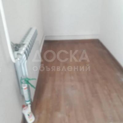 Продаю дом 5-ком. 160кв. м., этаж-1, 4-сот., стена кирпич, ж/м Ала-Тоо, ул. 7.