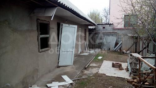 полдома 3-ком., 60кв. м., этаж-1, 3,5-сот., стена саман, Перикопский 44.