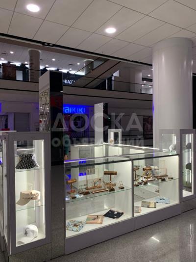 Продаю торговое помещение  8кв. м., Дордой Плаза.