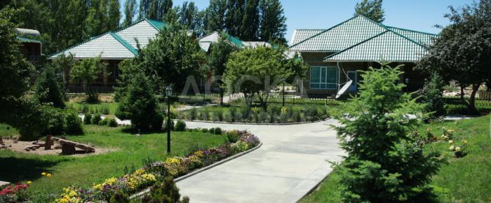 Продаю VIP Коттедж Сруб с мебелью на Иссык-Куле Royalbeach, Продаю Сруб 150кв участок 3.6 сотки красная книга 145000$