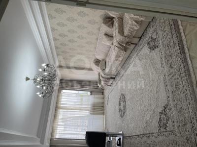 Продаю 3-комнатную квартиру, 125кв. м., этаж - 9/9, Логвиненко 8/2.