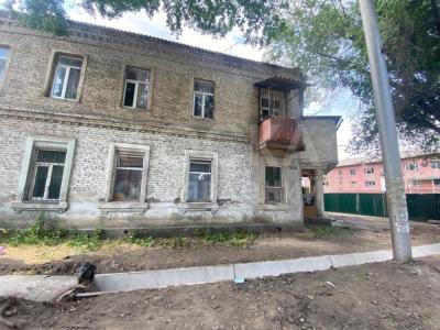 Продаю 2-комнатную квартиру, 50кв. м., этаж - 2/4, Шлагбаум.