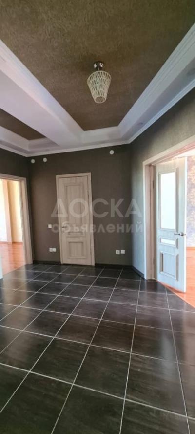 Продаю 2-комнатную квартиру, 75кв. м., этаж - 9/10, физприборы.