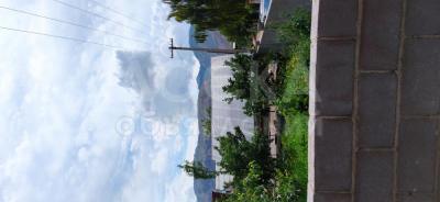 Продаю дачу 5-ком. 125кв. м., этаж-2, 9-сот., стена кирпич, Каджы сай.