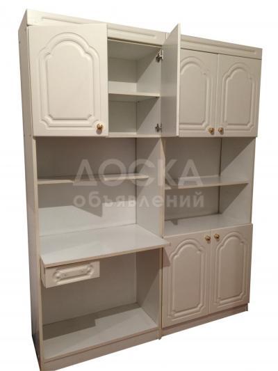 Кухонный гарнитур молочного цвета