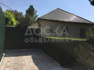 Продаю дом 4-ком., 173,03кв. м., этаж-1, 10-сот., стена кирпич, Новопокровка.