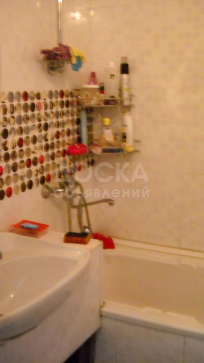 Продаю квартиру 4-ком., 82кв. м., этаж - 4/4, пр.Чуй - К.Акиева.