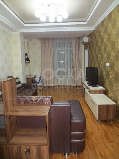 Продаю квартиру 2-ком., 62кв. м., этаж - 10/10, по улице Сыдыкова, дом 198, пересекает улица Коенкозова, за ТЦ Караван.