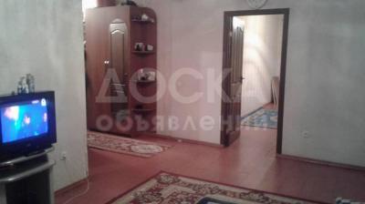 Продаю 2-комнатную квартиру, 41кв. м., этаж - 2/4, Ахунбаева/Ш.Руставели.