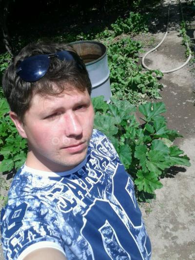 Набираю на клавиатуре слепым методом с хорошей скоростью, продвинутый пользователь п/к, овладеваю новыми программами быстро