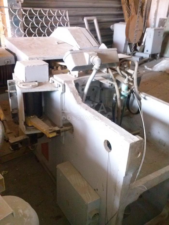 Автоматы листоштамповочные для изготовления жестяных банок.