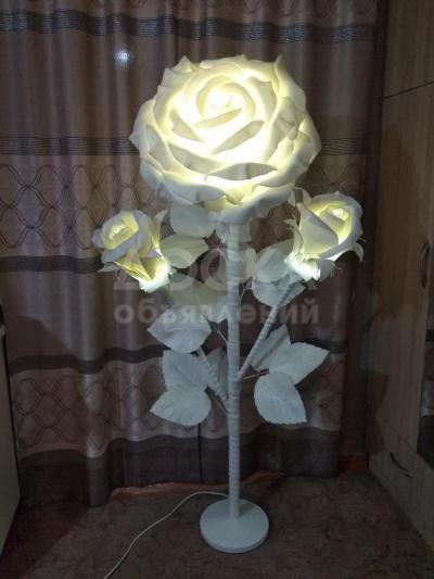 Ростовые цветы торшеры