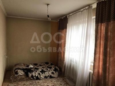 Продаю 3-комнатную квартиру, 58кв. м., этаж - 4/4, 8 микрорайон.