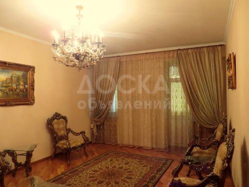 Продаю квартиру 3-ком., 135кв. м., этаж - 6/9, Токтогула-Тыныстанова.