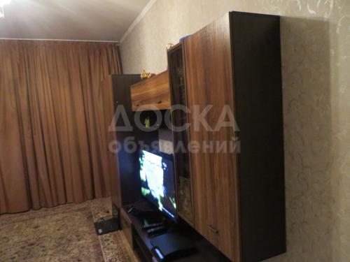 Продаю квартиру 2-ком., 46 кв. м., этаж - 1/5, Ул. Нарвская 86.