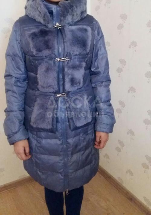 Продаю платья вечерние р-р 48 розовое-7000 с, синее-1200 с и зимний плащ 46 р-р 2000 с