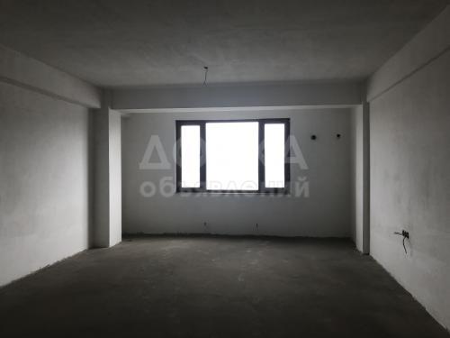 Продаю квартиру 3-ком., 107кв. м., этаж - 5/9, Г Ош, ул. Монуева д-83, кВ 26.