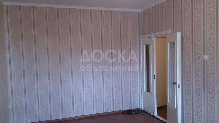 Продаю 1 ком кв. нижний Асанбай. 106 серии 8/9 этаж. Не угловая. 2 лоджии застекленные