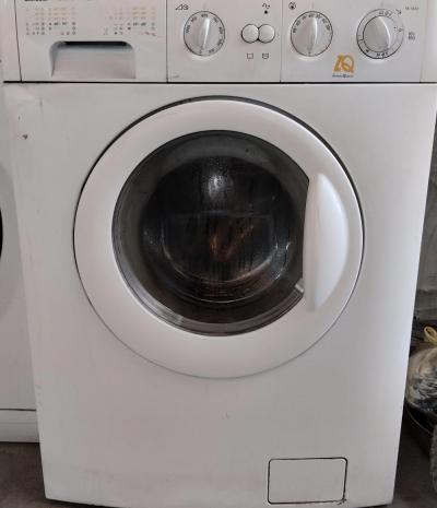 Продам стиральную машину.