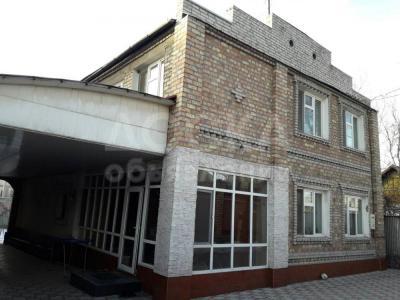 Продаю дом 5-ком., 260кв. м., этаж-2, 6-сот., стена кирпич, Дзержинка.