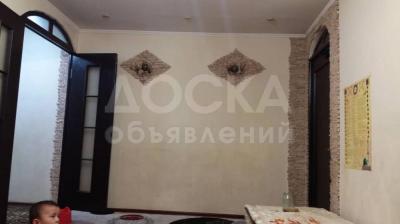 Продаю 2-комнатную квартиру, 43кв. м., этаж - 5/5, ул. Фрунзе/Суюнбаева.