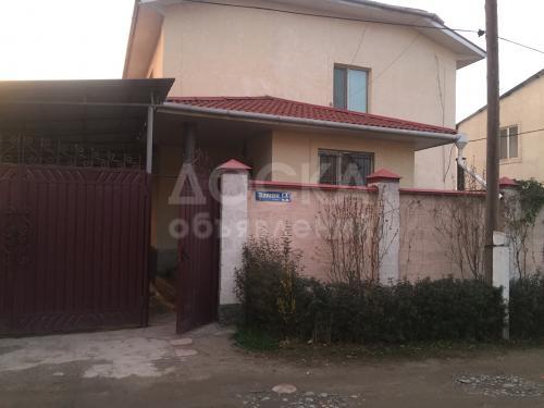 Продаю 6-ком., 230кв. м., этаж-3, 5-сот., стена кирпич, Ж*М Ала-Тоо 1 ул.Заман 44,