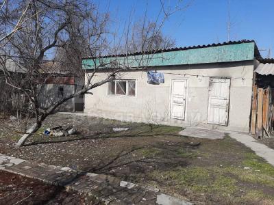 Продаю дом 4-ком. 50кв. м., этаж-1, 3-сот., стена саман, ул. Бресткая.