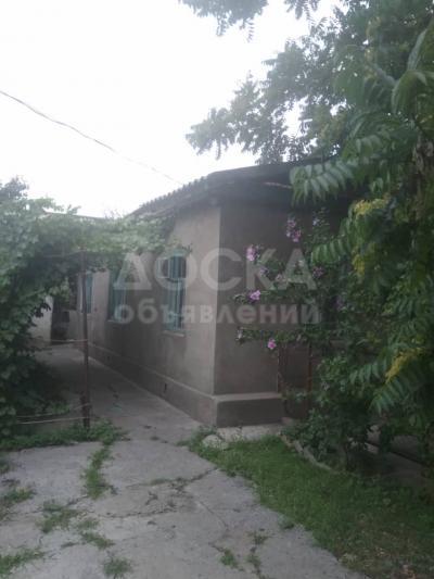 Продаю дом 6-ком. 70 кв мкв. м., этаж-1, 5-сот., стена другое, пер Балыкчинский 9 (район Жибек-Жолу/Карпинского).