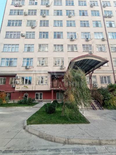 Продаю 3-комнатную квартиру, 82кв. м., этаж - 2/10, ул. Орозбекова / Линейная.