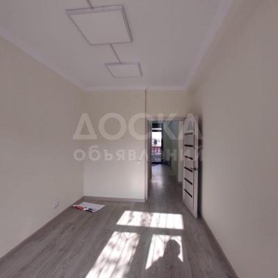 Продаю торговое помещение  60кв. м., Моссковская / Исанова .