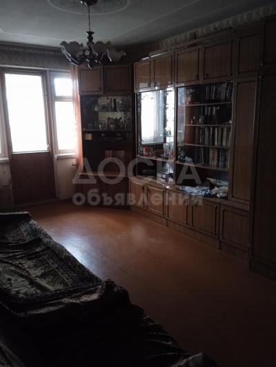 Продаю 3-комнатную квартиру, 58кв. м., этаж - 5/5, 8 мик дом 30б.