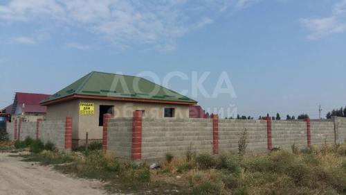 Продаю дом 4-ком., 100кв. м., этаж-1, 4-сот., стена кирпич, Бишкек.