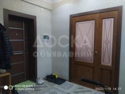 Продаю 2-комнатную квартиру, 68кв. м., этаж - 7/9, 8 мкр.