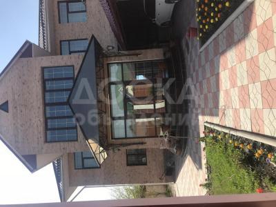 Продаю дом 7-ком., 700кв. м., этаж-3, 18-сот., стена кирпич, Киргизия 1.