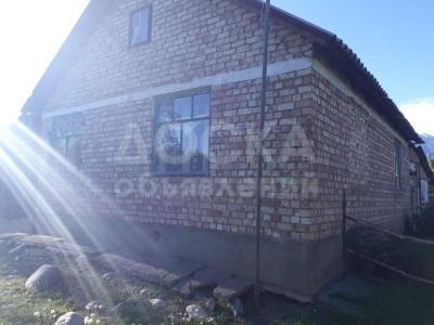 В  с. Ананьево продается кошар с чабанским домом с хоз постройками (баня и т.п) общая площадь 776 кв м