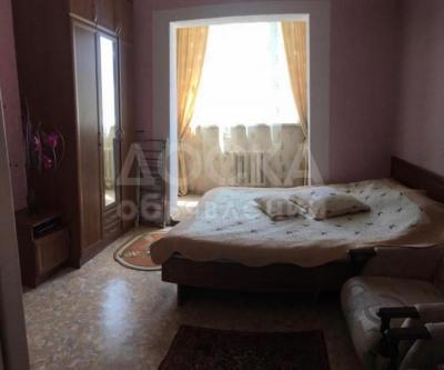 Продаю 2-комнатную квартиру, 48кв. м., этаж - 3/5, 11 микрорайон.