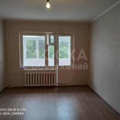 Продаю 2-комнатную квартиру, 48кв. м., этаж - 1/9, Боконбаева/Гоголя.