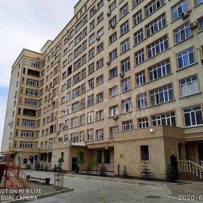 Продаю 2-комнатную квартиру, 71кв. м., этаж - 2/10, каралаева.