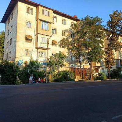 Продаю 4-комнатную квартиру, 80 м2кв. м., этаж - 4/5, Ул.Медерова/Токтоналиева(Душанбинская)..