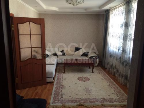 Продаю квартиру 2-ком., 70кв. м., этаж - 8/9, Боконбаева-Исанова.