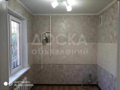 Продаю квартиру 3-ком., 58кв. м., этаж - 1/4, 5 мкр.