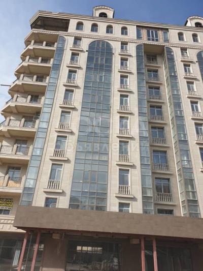 Продаю 4-комнатную квартиру, 144.2кв. м., этаж - 2/10, Район Старого Аэропорта.